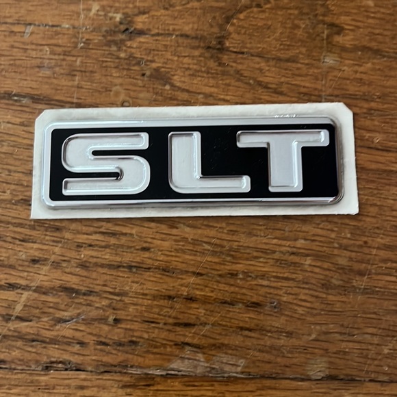 Dodge Durango SLT Vintage Emblem - Picture 3 of 3